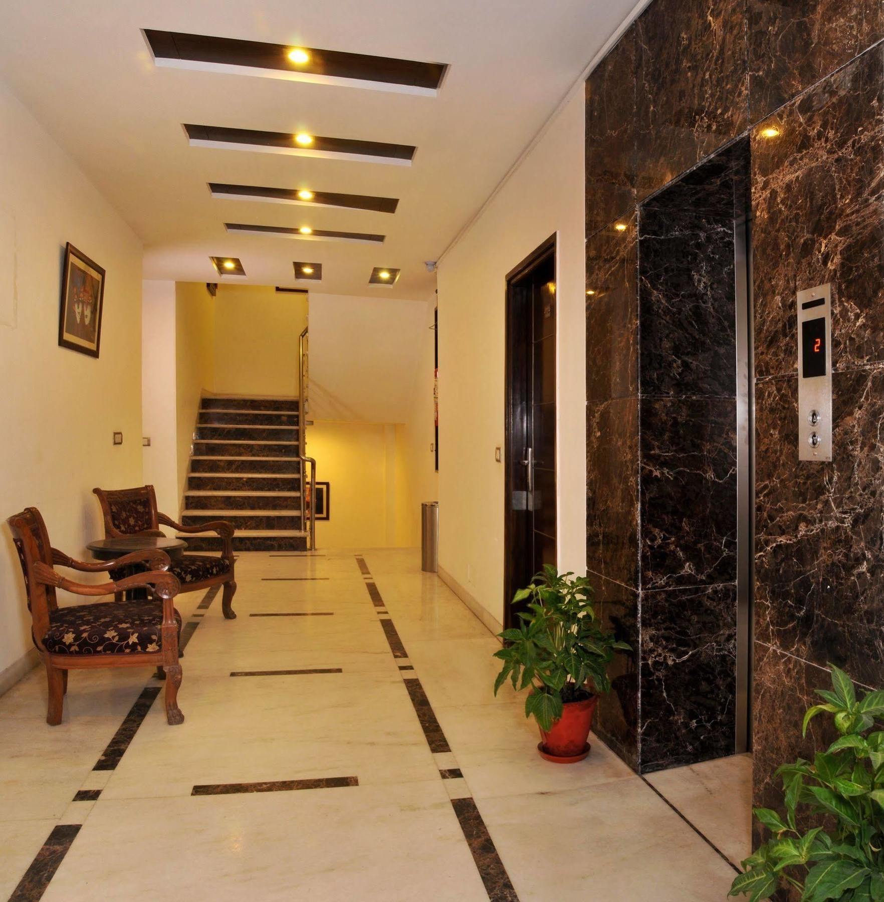 Hotel Citi International Дели Экстерьер фото